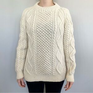 Vintage 100% wool handmade cable knit Irish fisherman’s sweater. 🤍
